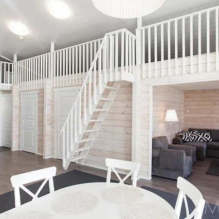 アパート Kustavin Lootholma クスタビ