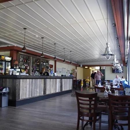 Kustavin Lootholma アパート クスタビ