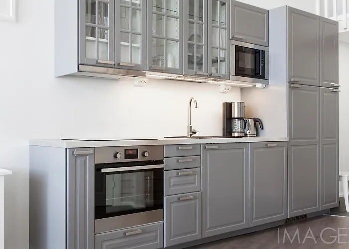 Kustavin Lootholma * كوستافي