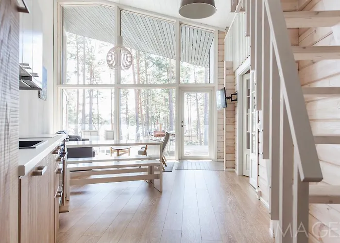 Kustavin Lootholma كوستافي