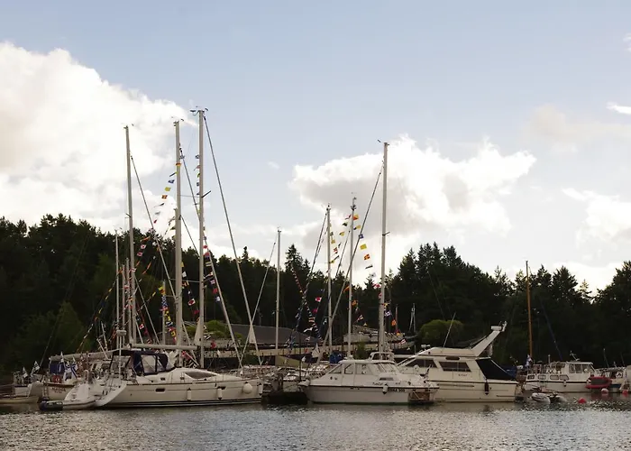 شقة Kustavin Lootholma كوستافي